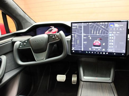 Used 2023 Tesla Model X image 40