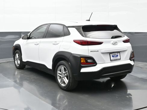 Used 2021 Hyundai Kona SE FWD image 2