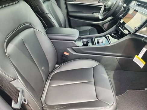 New 2026 Jeep Grand Cherokee Limited RWD image 10