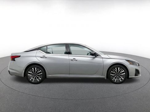 Used 2026 Nissan Altima 2.5 SV FWD image 10