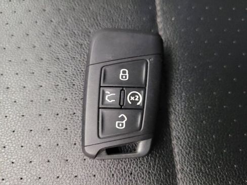 Used 2021 Volkswagen Tiguan SEL FWD image 32