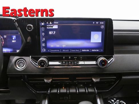 Used 2024 Chevrolet Colorado W/T w/ Technology Package RWD image 12