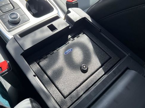 Used 2021 Ford Explorer XLT w/ Equipment Group 202A AWD/4WD image 37