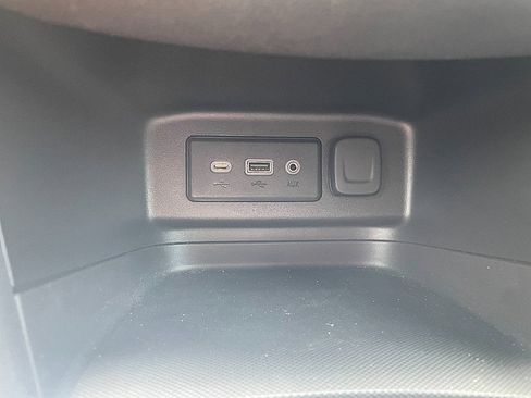 Used 2020 Chevrolet Equinox LT image 25