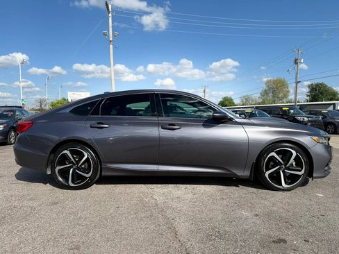 Used 2018 Honda Accord Sport image 3