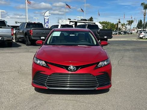 Used 2024 Toyota Camry LE image 9