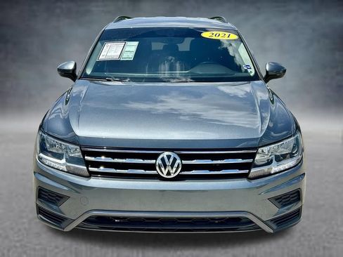 Used 2021 Volkswagen Tiguan SE FWD image 2