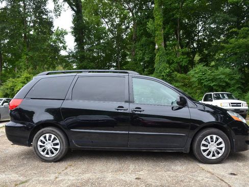 Used 2008 Toyota Sienna LE FWD image 4