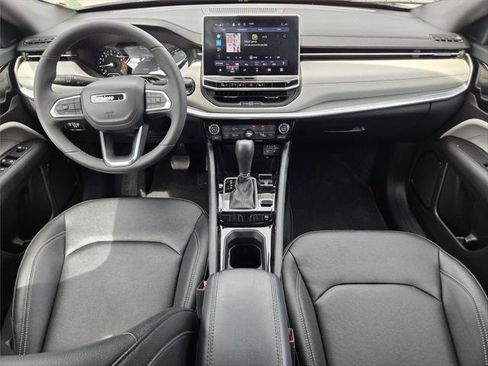 Certified 2025 Jeep Compass Limited AWD/4WD image 18