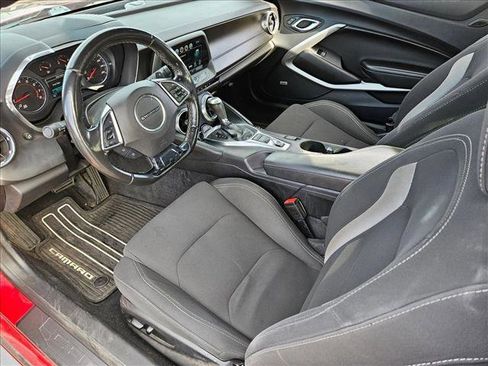 Used 2018 Chevrolet Camaro LT w/ Technology Package image 8