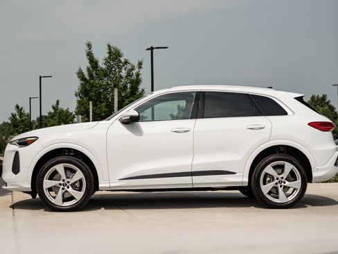 Certified 2025 Audi Q5 Premium w/ Premium Plus AWD/4WD image 6