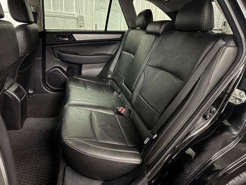 Used 2017 Subaru Outback 2.5i Premium AWD/4WD image 8
