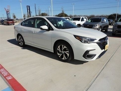 Used 2024 Subaru Legacy Premium image 3