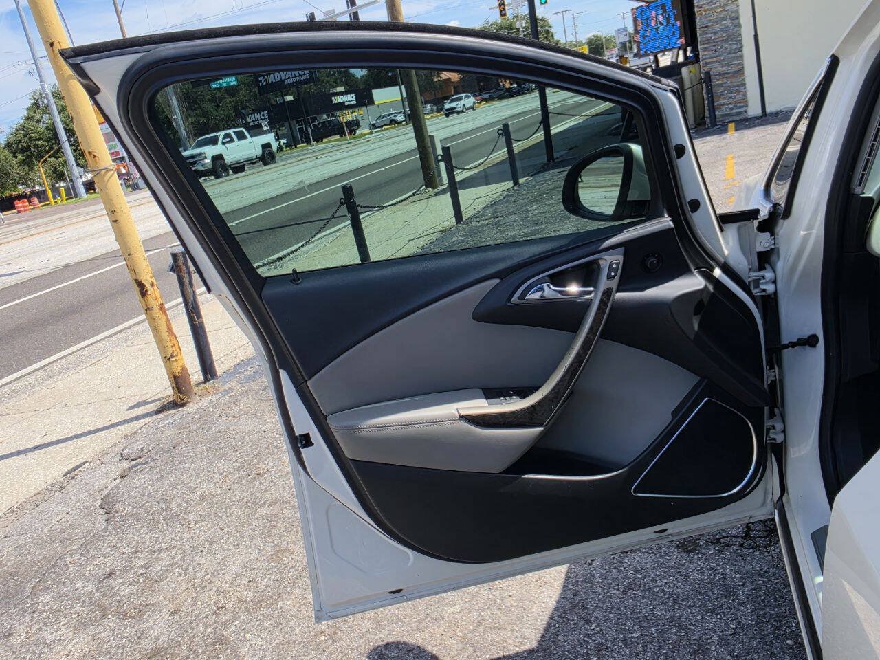 Used 2015 Buick Verano FWD image 10