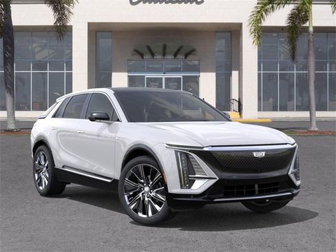 New 2025 Cadillac Lyriq Luxury image 7