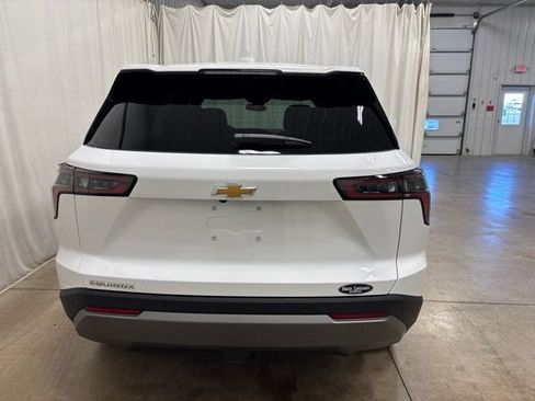Used 2026 Chevrolet Equinox LT FWD image 5