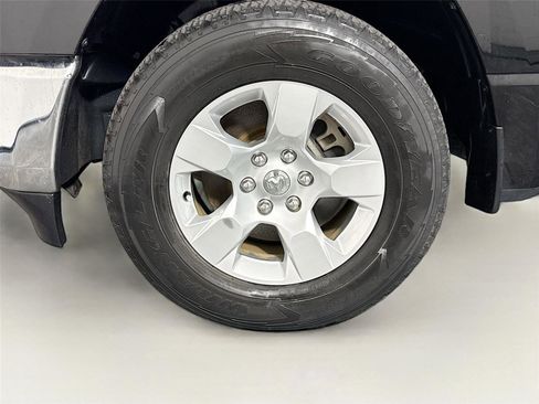 Used 2021 RAM 1500 Big Horn image 24