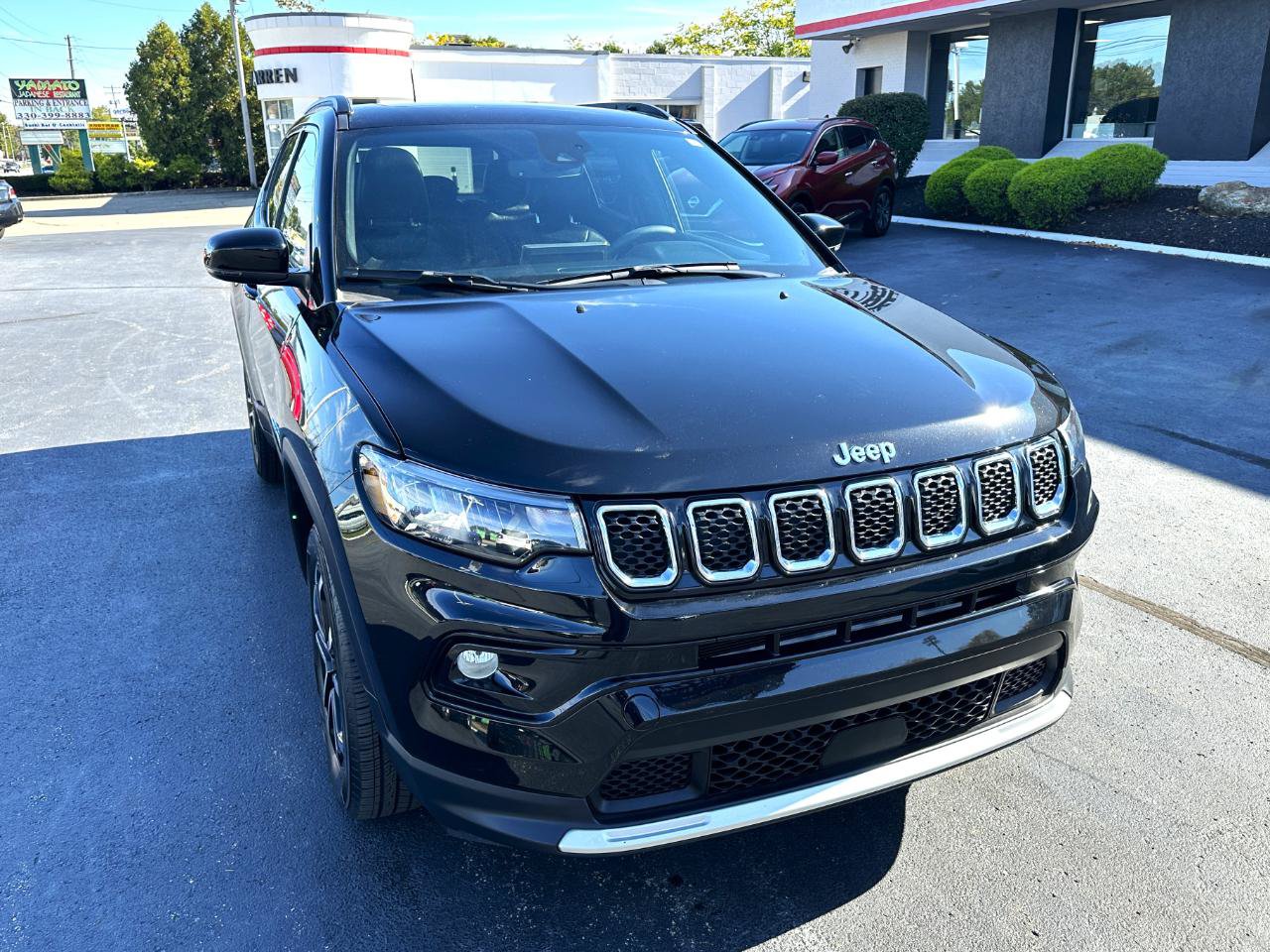 Used 2023 Jeep Compass Limited w/ Sun and Sound Group AWD/4WD image 2