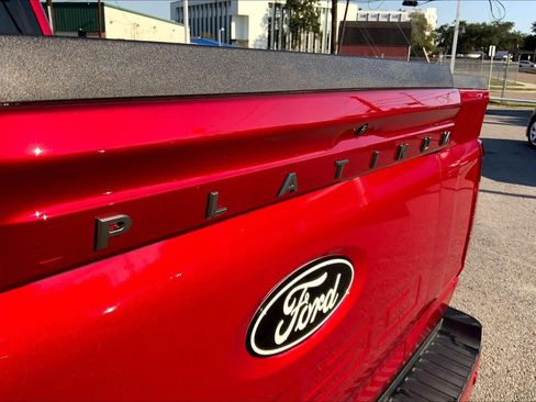 Used 2025 Ford F150 Platinum image 16