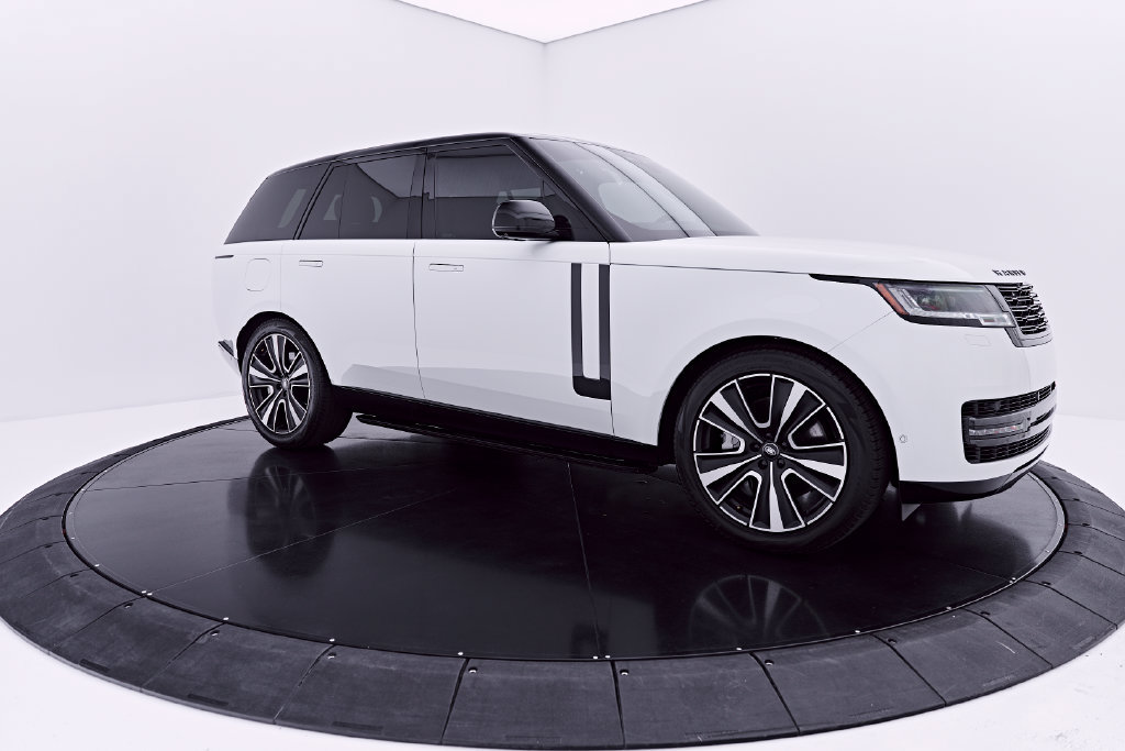 Used 2025 Land Rover Range Rover SE AWD/4WD image 16