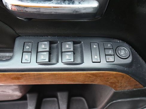 Used 2018 Chevrolet Silverado 1500 LTZ image 20