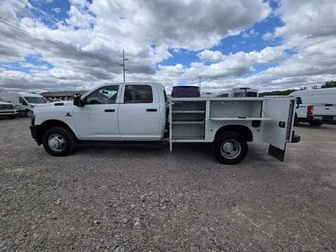 Used 2023 RAM 3500 Tradesman w/ Max Tow Package AWD/4WD image 2