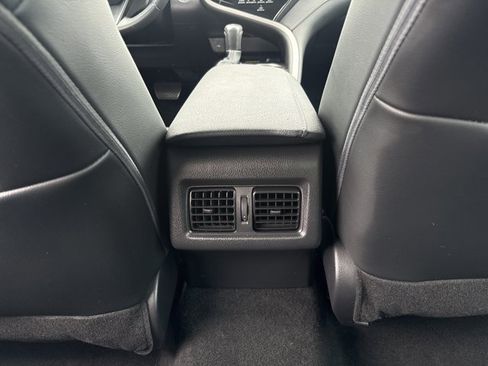 Used 2022 Toyota Camry XSE FWD image 18