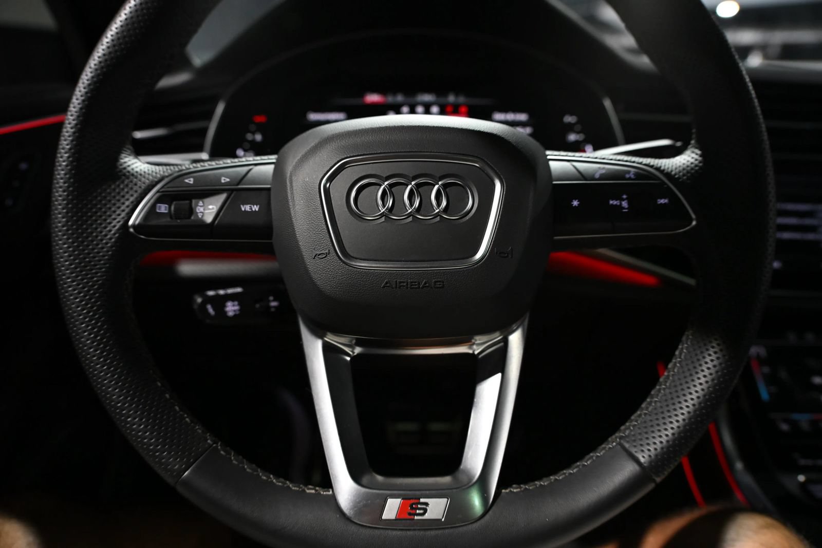 Used 2025 Audi SQ7 Premium Plus AWD/4WD image 16