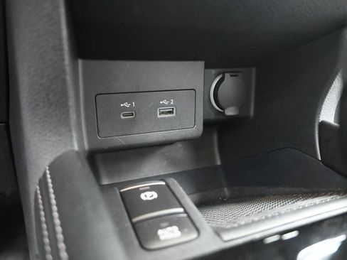 Used 2023 Nissan Kicks SR w/ SR Premium Package image 14