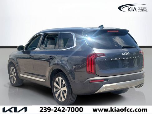 Certified 2022 Kia Telluride EX w/ EX Premium Package FWD image 4