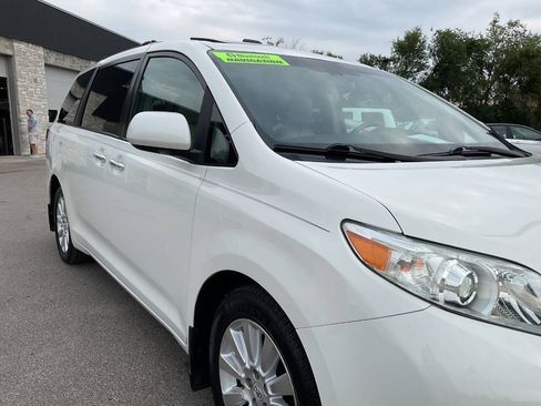 Used 2011 Toyota Sienna Limited w/ Premium Pkg AWD/4WD image 11