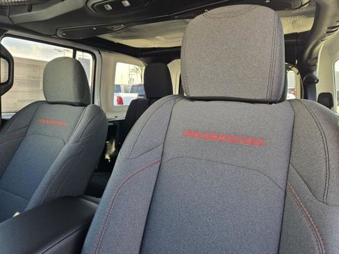 Used 2026 Jeep Wrangler Unlimited Rubicon image 25