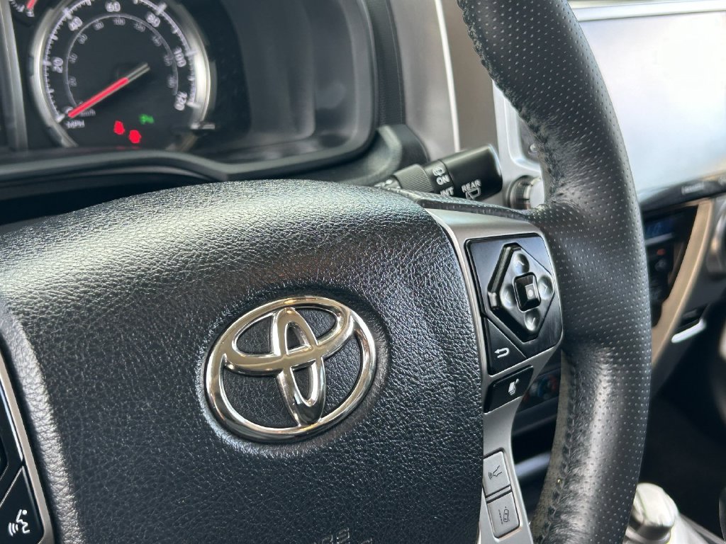 Used 2023 Toyota 4Runner Limited AWD/4WD image 24