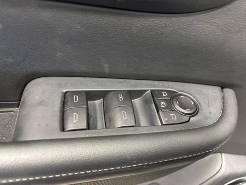 Used 2025 Buick Enclave Preferred FWD image 35