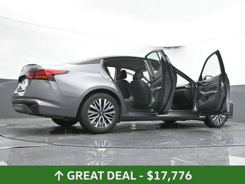 Used 2024 Nissan Altima 2.5 SV image 77