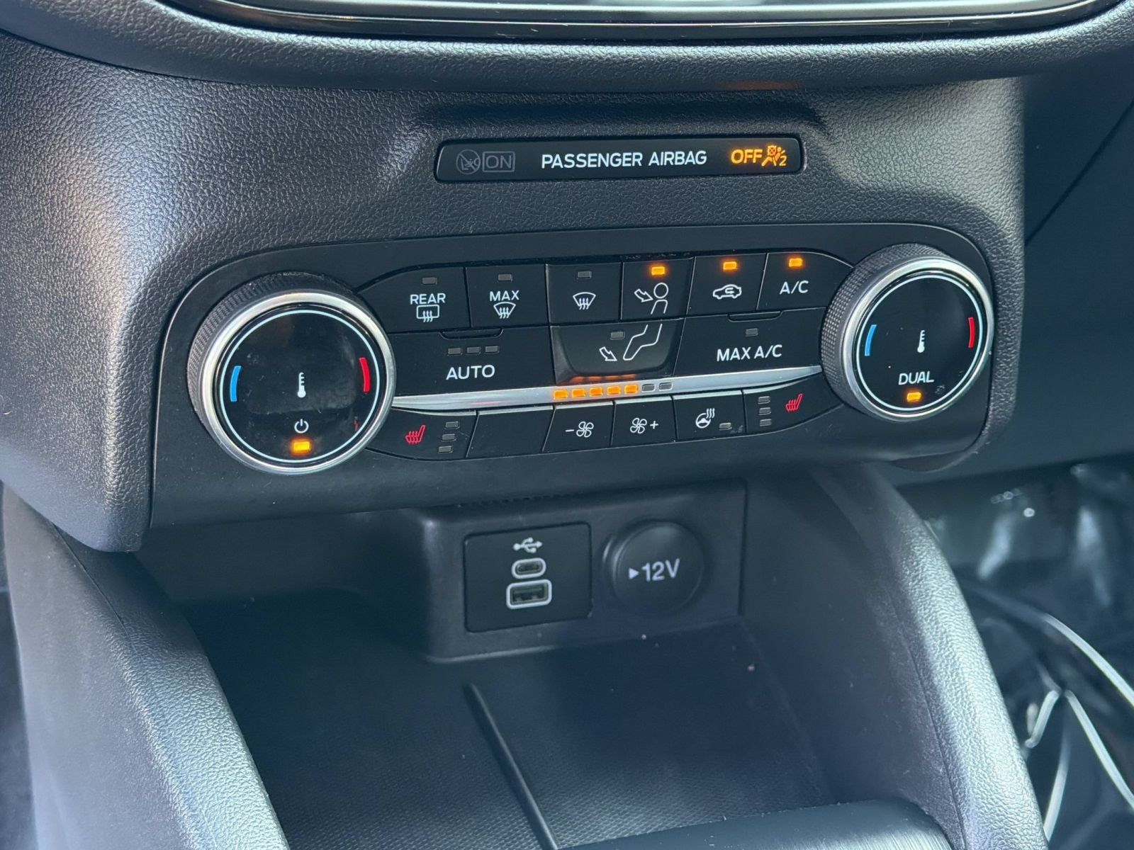 Used 2024 Ford Escape ST-Line w/ Cold Weather Package FWD image 18