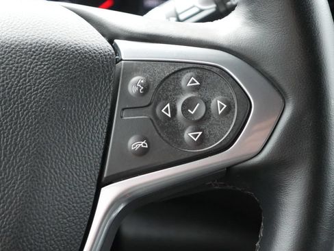 Used 2023 Chevrolet Traverse LT FWD image 19