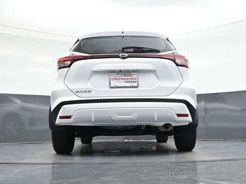 Certified 2025 Nissan Kicks Play S FWD image 33