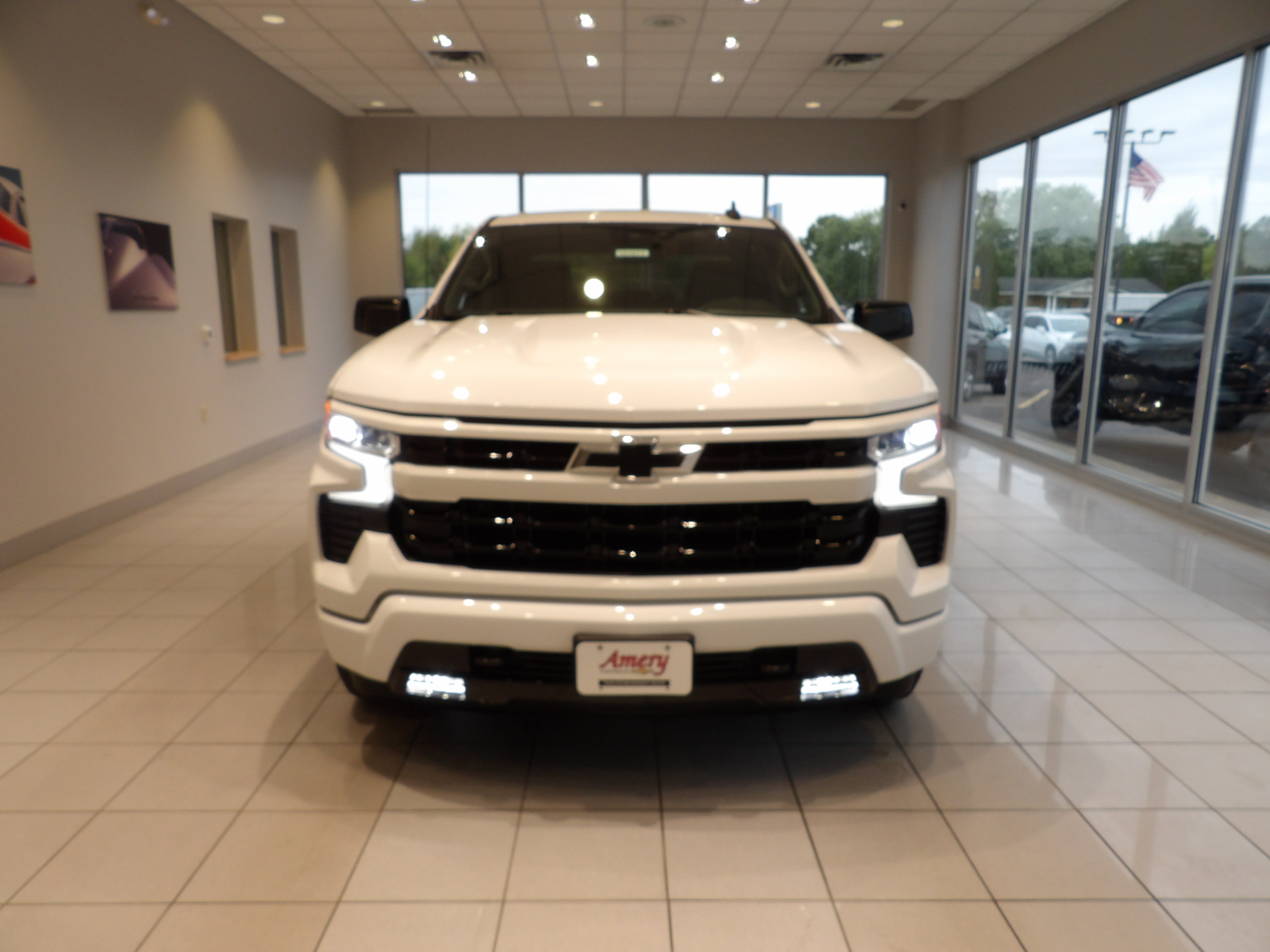 Used 2023 Chevrolet Silverado 1500 RST AWD/4WD image 2