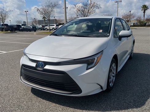 Certified 2025 Toyota Corolla LE image 8