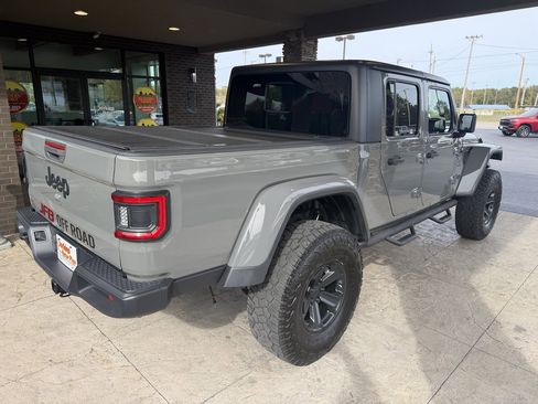 Used 2020 Jeep Gladiator Sport w/ Quick Order Package 24S image 7