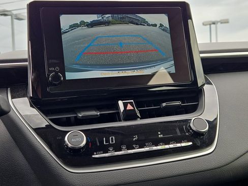 Used 2025 Toyota Corolla LE FWD image 29