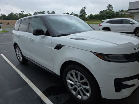 Used 2025 Land Rover Range Rover Sport SE AWD/4WD image 7