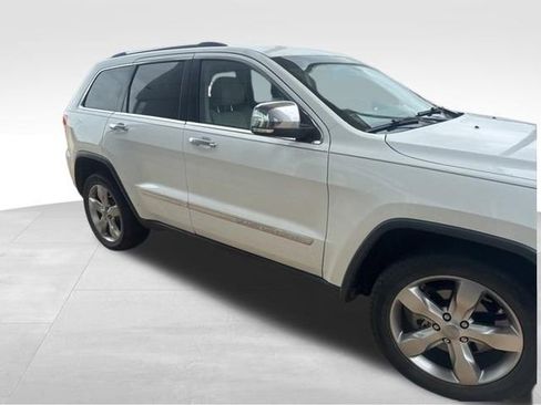 Used 2013 Jeep Grand Cherokee Overland RWD image 4