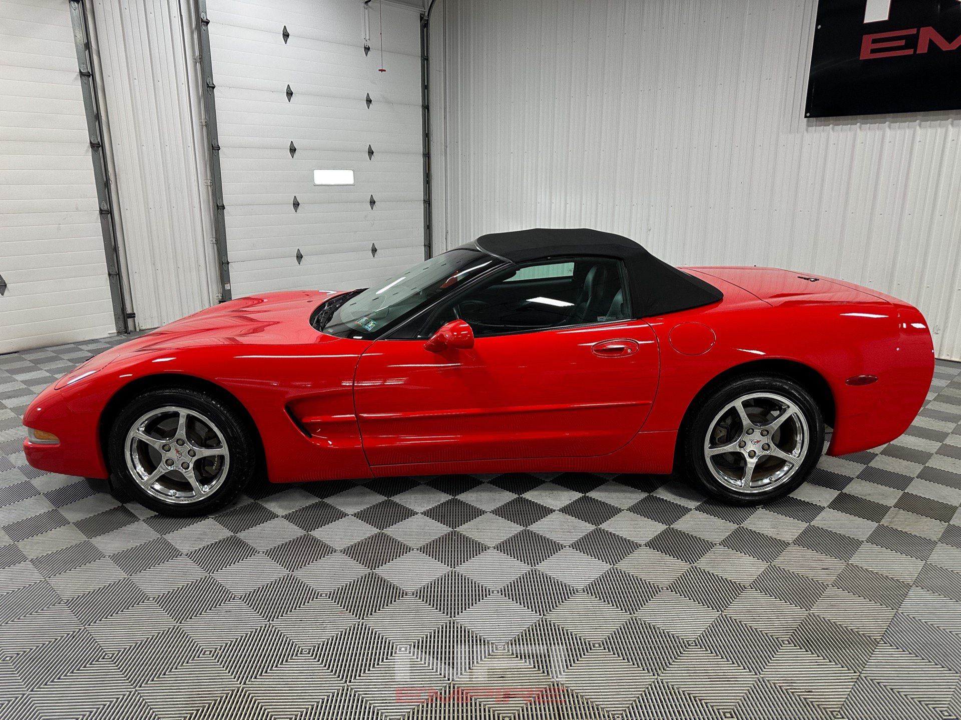 Used 2002 Chevrolet Corvette Coupe w/ Preferred Equipment Group2 RWD image 4
