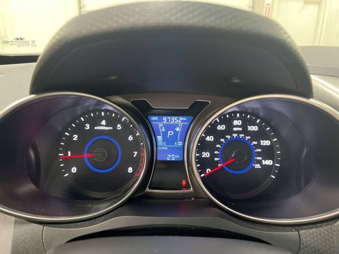 Used 2016 Hyundai Veloster w/ Option Group 02 FWD image 12