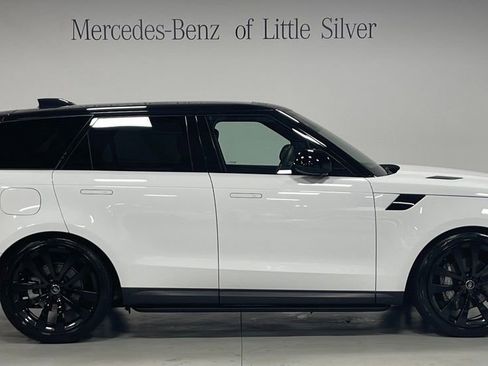 Used 2025 Land Rover Range Rover Sport SE AWD/4WD image 7