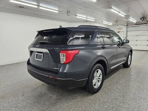 Used 2023 Ford Explorer XLT AWD/4WD image 4