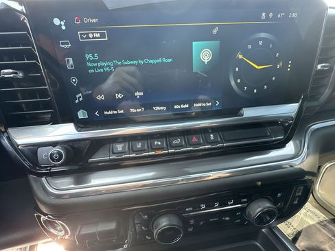 Used 2024 Chevrolet Silverado 3500 High Country w/ High Country Premium Package image 21