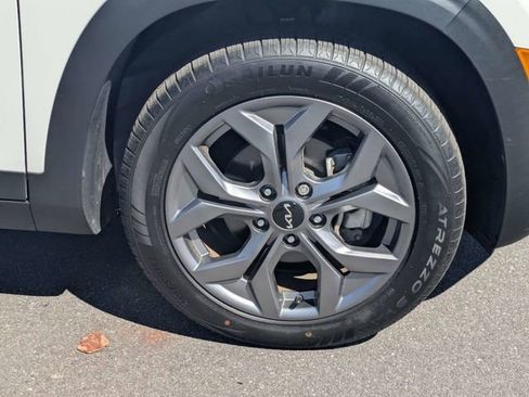 Used 2024 Kia Seltos S image 11